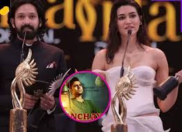 IIFA Awards 2025 में कृति सेनन का जलवा,डिजिटल अवॉर्ड्स में छाई सीरीज ‘पंचायत 3’