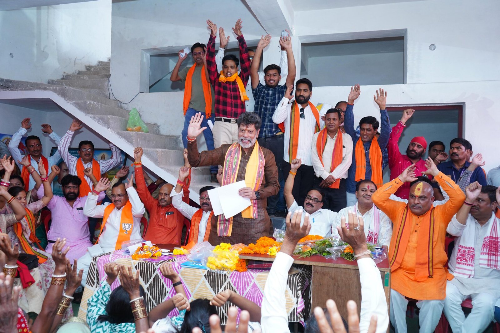 *धुमका नगर पंचायत चुनाव: भाजपा ने कसी कमर, प्रदेश अध्यक्ष किरण सिंह देव व विधायक ललित चन्द्राकर ने ली कार्यकर्ताओं की बैठक* 